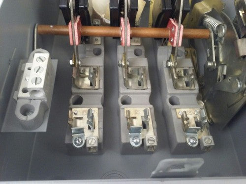 FPE RH1632R FUSIBLE SAFETY SWITCH 3P, 60A, 240VAC,4 WIRE,3 BLADES,15HP RAINPROOF6