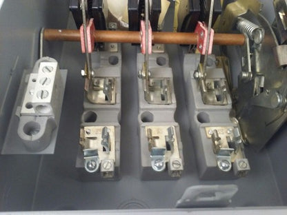 FPE RH1632R FUSIBLE SAFETY SWITCH 3P, 60A, 240VAC,4 WIRE,3 BLADES,15HP RAINPROOF6