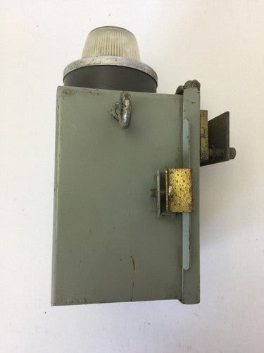 STRATOLITE #105 SAE-R(2)-72 D.O.T. PM-392 ENCLOSURE MISSING/BROKE LED BULB7