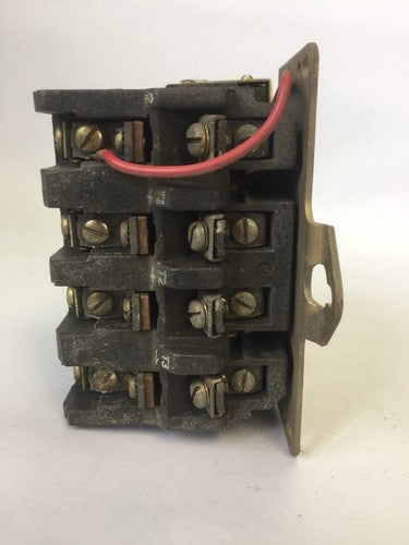 SQUARE D 8502 C0-2 CONTACTOR SER B 30AMP 600VAC 10HP SIZE 1 COIL 120V 60CY 6