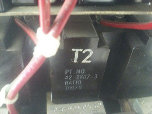 CUTLER HAMMER SIZE 5 STARTER 240V COIL W/ 42-2807-3 300/5 CURRENT TRANSFORMER4