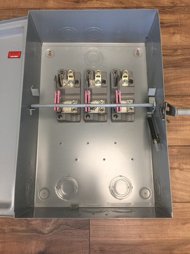 FPE 7232 NON-FUSIBLE GENERAL DUTY SAFETY SWITCH 240VAC 250VDC 200AMP 60HP 3 WIRE7