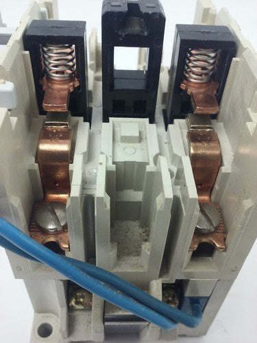 CUTLER HAMMER CE15GN2-T16, SER. B1, CONTACTOR, 1PH, 2P, 37A, 600V, 5HP, 60HZ,NEW3