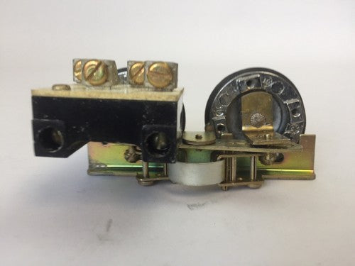 WESTINGHOUSE OT1 ASSEMBLY BLACK-RED MAINTAINED CONTACT PUSHBUTTON 506C933G014