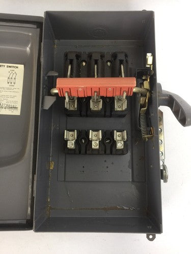 SQUARE D H86352 FUSIBLE SAFETY SWITCH SERIES A2 240VAC 60AMP 15HP 3 POLE8