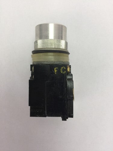 GE CR104E3324 MIN OILTIGHT ILLUM PB RED WITH GUARD 150V MAX 120V 60/50HZ TRANS 4