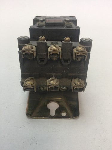 ALLEN BRADLEY 702L-AOD93 CONTACTOR 600VAC 20AMP SERIES K 70A86 COIL 120V 60HZ 6
