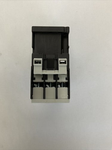 SIEMENS 3RT10261AC20 CONTACTOR 35A 600VAC 20HP 3POLE COIL 24V 50/60HZ2