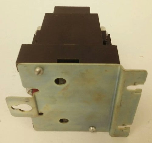 CUTLER HAMMER C10AN3A MAGNETIC CONTACTOR W/O INTERLOCK, 120V 60HZ COIL, C10AN35