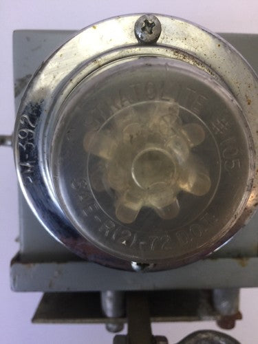 STRATOLITE #105 SAE-R(2)-72 D.O.T. PM-392 ENCLOSURE MISSING/BROKE LED BULB1