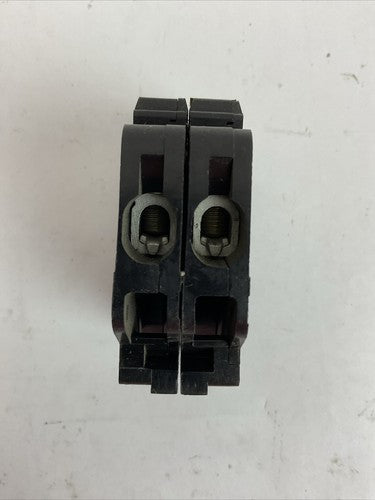 CROUSE-HINDS MM1515 TWIN 2POLE CIRCUIT BREAKER 15/15AMP 120/240VAC1