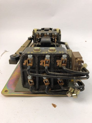 CLARK CONTROLLER CO. X3OU31 REVERSING MAGNETIC STARTER, 110/220/440/600V, NEW7