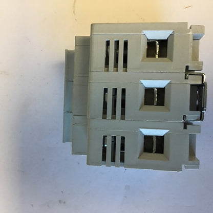 ITC VLC10 FUSE HOLDER 3P AC-22B 10X38 3W 32A 690VAC7