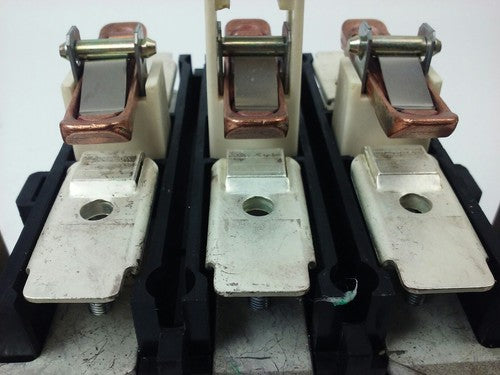 ASEA EH160 CONTACTOR 3PH 3P BREAKING 600V 150HP 190A SIZE 4 1/2 COIL 127V 60HZ3