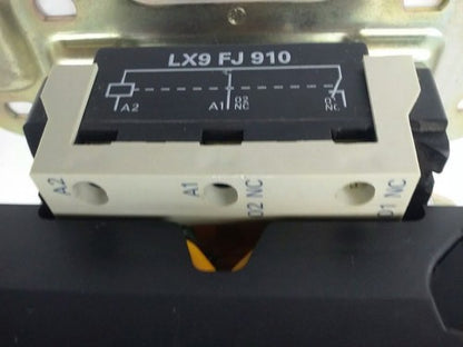 TELEMECANIQUE LC1F400 CONTACTOR, 3PH, 3P, 600V, 420A, 300HP,W/ LX9FJ910 24V COIL6