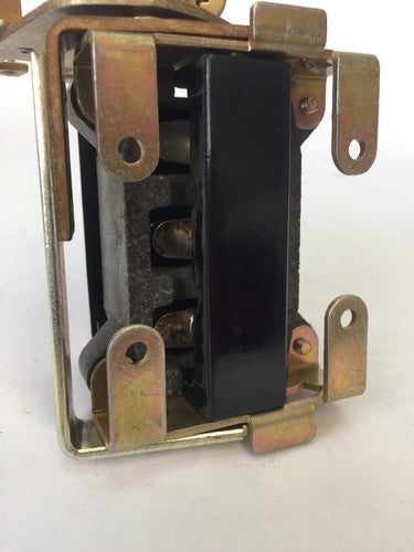 ALLEN BRADLEY X-66704 DISCONNECT SWITCH SIZE 17