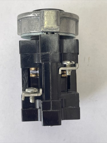 CUTLER HAMMER 10250H479A12 PUSHBUTTON4