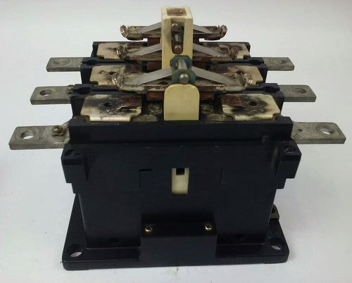 SIEMENS CDN0550CL, CONTACTOR,  600VAC, 3PH, FLA 600A, LRA 4010A, NEMA A600, NEW10