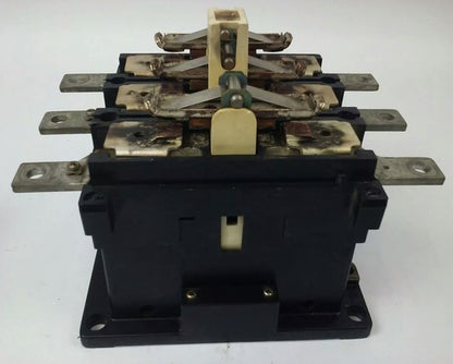 SIEMENS CDN0550CL, CONTACTOR,  600VAC, 3PH, FLA 600A, LRA 4010A, NEMA A600, NEW10