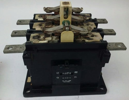 SIEMENS CDN0550CL, CONTACTOR,  600VAC, 3PH, FLA 600A, LRA 4010A, NEMA A600, NEW6