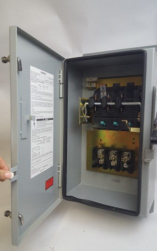 Siemens F351M Enclosed Switch - New No Box 30a 600v Enclosure 3,3R, 123