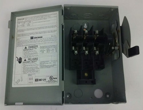 CUTLER-HAMMER DG321UGB, SER. B, SAFETY SWITCH, 30A, 240V, 3P, 60HZ, TYPE 1, USED2