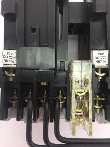 ALLEN BRADLEY 104-A09NZ243 REVERSING CONTACTOR SER A 600VAC 9A 5HP COIL 24VDC7