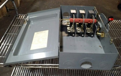 SQ. D HU364, SER. D2, SAFETY SWITCH, 200A, 600VAC/250DC, 3PH, MAX H.P. 150  USED2
