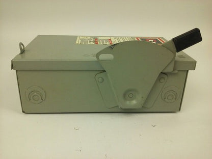 CUTLER-HAMMER DG321UGB, SER. B, SAFETY SWITCH, 30A, 240V, 3P, 60HZ, TYPE 1, USED7