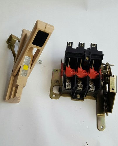 Square D HU-30-SV Disconnect Switch Series D2 3Pole With Handle HU30SV0