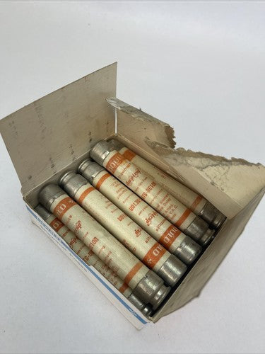 GOULD SHAWMUT ATS-DE10R DUAL ELEMENT TIME DELAY FUSE 10AMP 600VAC (LOT OF 10)0