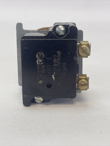 CUTLER HAMMER 10250T182 STD. IND. LIGHT TRANS. 1 HOLE MTG. 240V 50-60HZ6