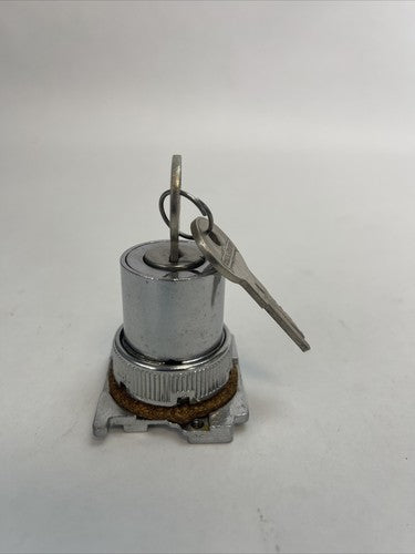 CUTLER HAMMER 10250T15254 SELECTOR SWITCH KEY OPER. 3 POS. MAIN. CAM 52