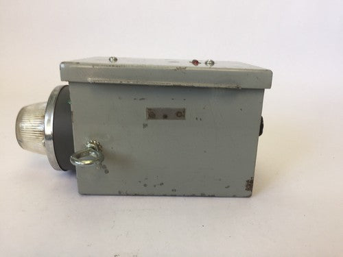 STRATOLITE #105 SAE-R(2)-72 D.O.T. PM-392 ENCLOSURE MISSING SCREW DOWN LATCH4