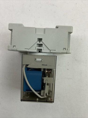 ALLEN BRADLEY 700-HN100 SER D RELAY SOCKET 700-HA32Z24 RELAY 24VDC 10A4