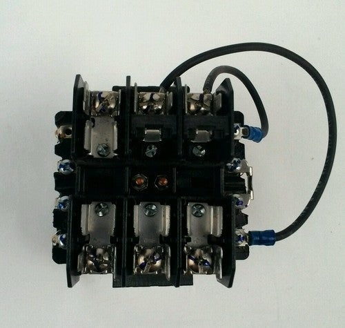 SQUARE D TRANSFORMER 9070TF100D1 W\QUICK CONNECT TERMINAL 600V 300VA 30A LR214551