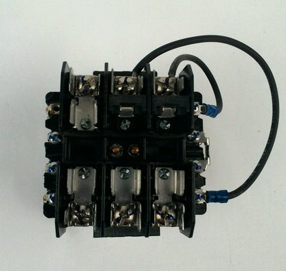 SQUARE D TRANSFORMER 9070TF100D1 W\QUICK CONNECT TERMINAL 600V 300VA 30A LR214551