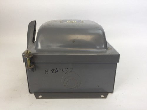 SQUARE D H86352 FUSIBLE SAFETY SWITCH SERIES A2 240VAC 60AMP 15HP 3 POLE4