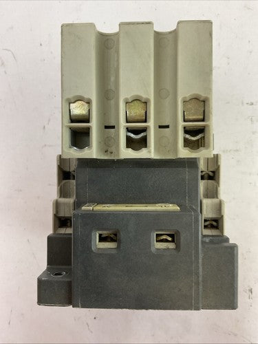 SIEMENS 3TF46 CONTACTOR 600VAC 70A 50HP COIL 120V 60HZ4