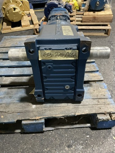 SEW-EURODRIVE K97 DRE132M4BE11HR/AV1H GEAR MOTOR HZ 60 rpm 1755 V266/460Y6