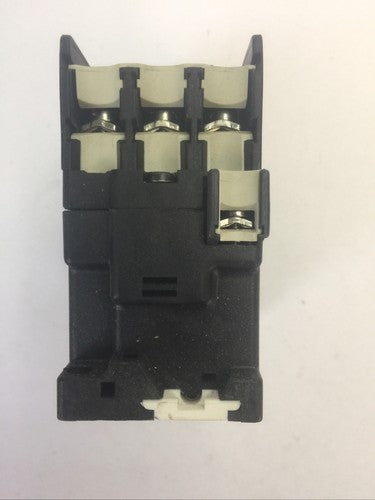 KLOCKNER MOELLER STARTER DIL 0M CONTACTOR 3POLE 250VDC 35A 15HP COIL 115V 60HZ3