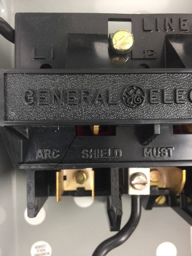 GE TH2261RDC HEAVY DUTY SAFETY SWITCH 2 POLE 2 WIRE 30 AMP VOLTS: 600VDC/250VDC7