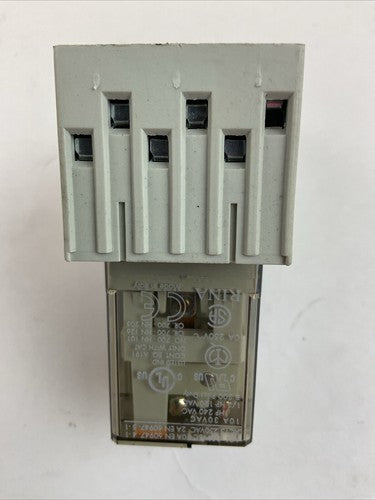 ALLEN BRADLEY 700-HA33Z24 SER D RELAY 700-HN205 SER A RELAY SOCKET 10A 300V2