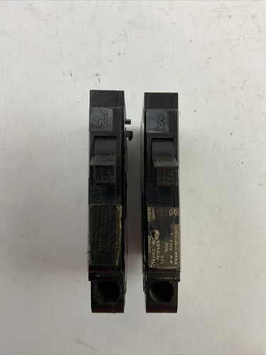 CROUSE-HINDS MM115 CIRCUIT BREAKER 15AMP 1POLE 120/240VAC RIGHT CLIP (LOT OF 2)0
