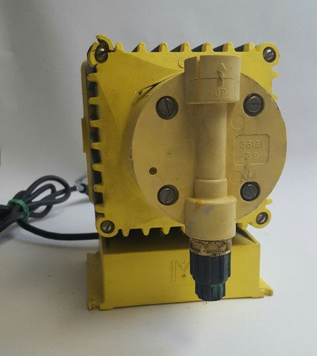 LMI MILTON ROY B121-391SI ELECTRO MAGNETIC DOSING PUMP, 100PSI, 120V.AC, 50/60HZ3
