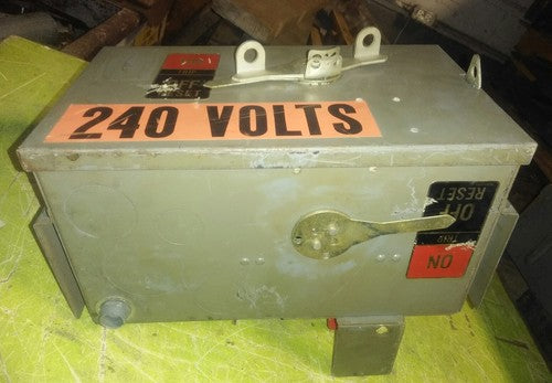 GENERAL ELECTRIC GE FVK23EF ENCLOSED CIRCUIT BREAKER - 30A, 240VAC, 3-POLE, USED0