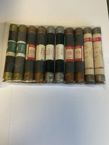 Lot of 10 Assorted 1/2A 600V Fuses0