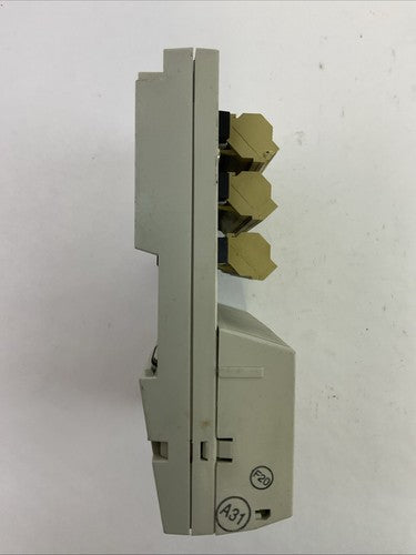 SCHNEIDER 170ADM35010 I/O BASE 24VDC 16PT IN 170NEF11021 COMM ADAP MB+ SGL PORT4