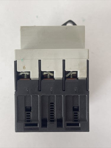 SIEMENS 3RV1011-1GA15 MOTOR PROTECTION CLASS 10 600VAC 5HP 82A TRIP 4.5-6.3A2