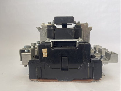 GE CR305GO SIZE 5 CONTACTOR 600VAC MAX AMP 300 OPEN - 270 ENCL. 200HP COIL4